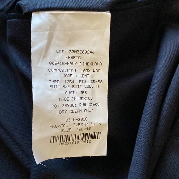 Jos. A Bank - Signature Gold 2-Button Tailored Fit Wool Suit - Navy Blue - Picture 9 of 11